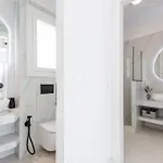 Roos Naxos فيلة