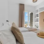 Roos Naxos فيلة *